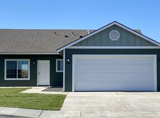 3400 High Desert Loop, Umatilla, OR 97882