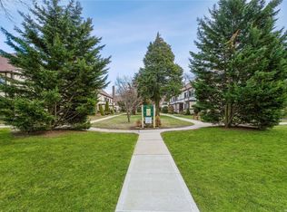 272 Cherry Valley Ave APT A1, Garden City, NY 11530