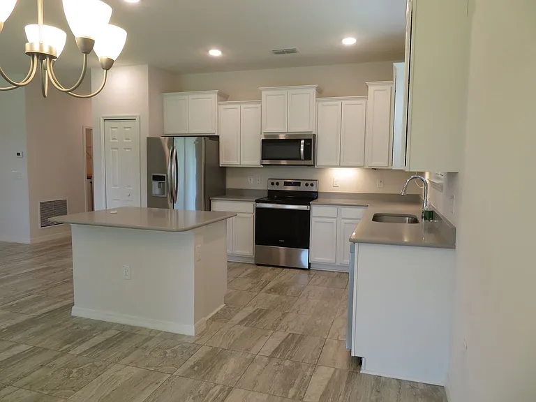 368 Sandcrest Cir — Photo 3