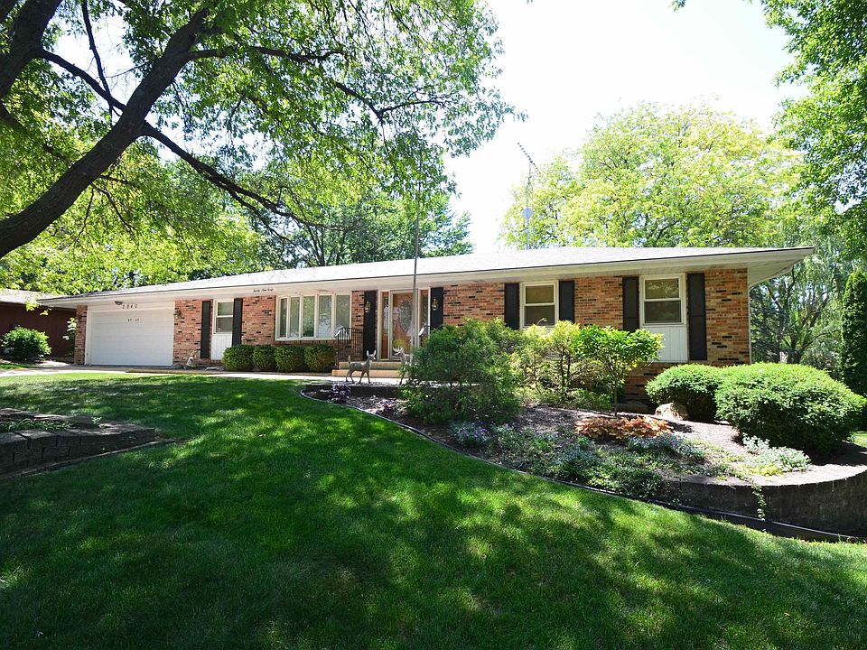 1st image of 2940 Imperial Oaks Dr