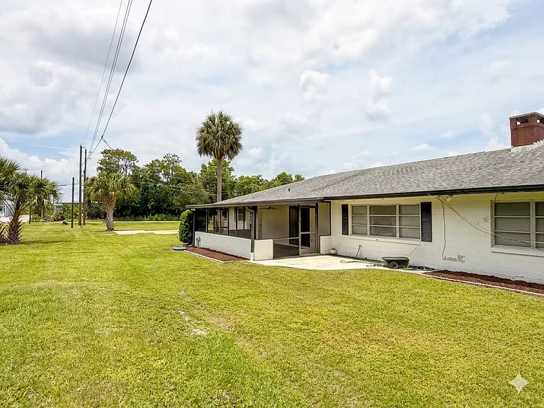1675 De Leon St — Photo 19