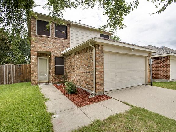 4th image of 1351 Honeysuckle Ln