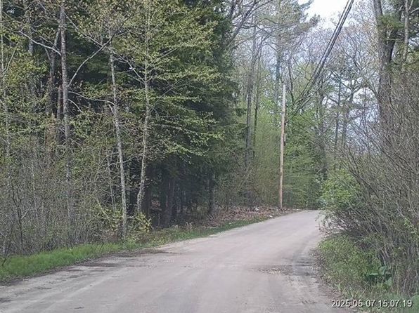 77 Shore Dr, Northwood, NH 03261