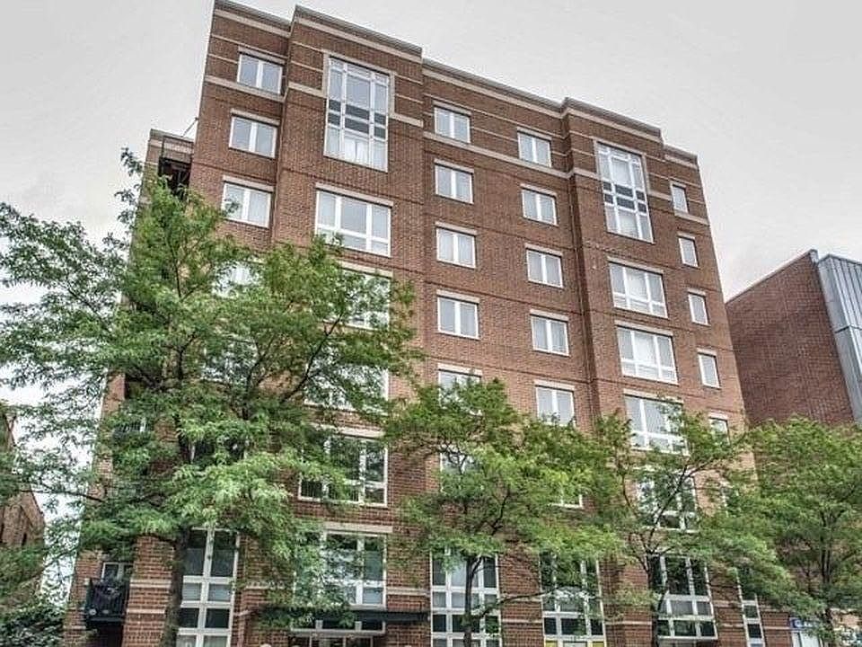 1st image of 811 Chicago Ave #200