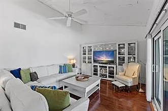 2 bed, 1145 sqft, $3,200 — Photo 3