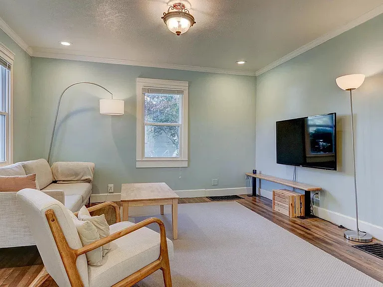 700 Oglewood Ave — Photo 11