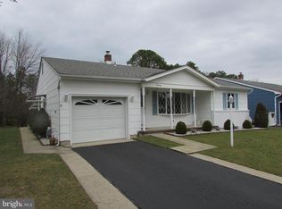 14 Bennington Dr, Toms River, NJ 08757