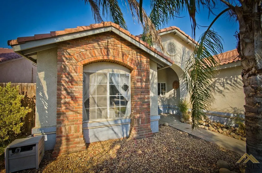 3004 Sierra Meadows Dr photo 1
