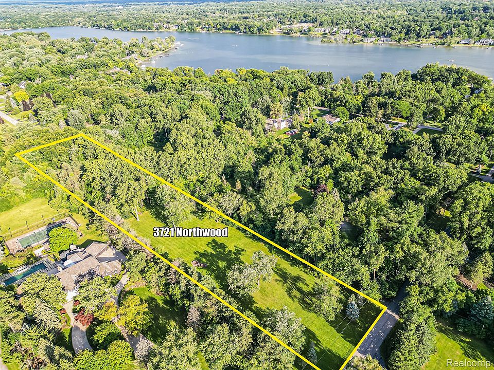 1st image of 3721 Northwood Dr