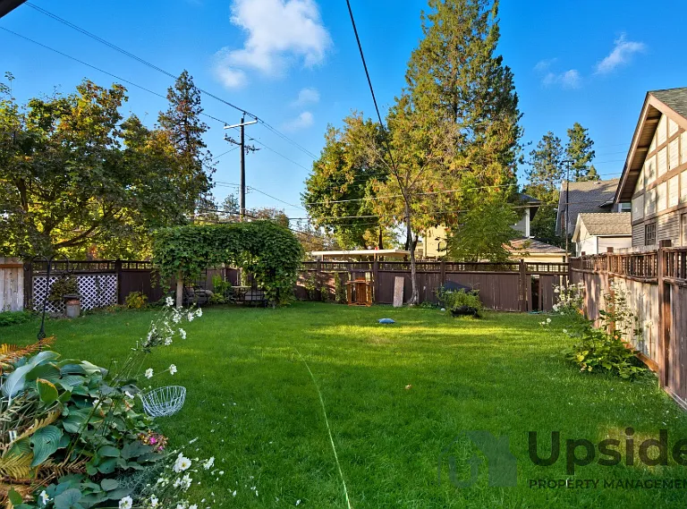 1128 W 9th Ave — Photo 1