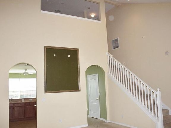 4th image of 34432 Tuscany Ave