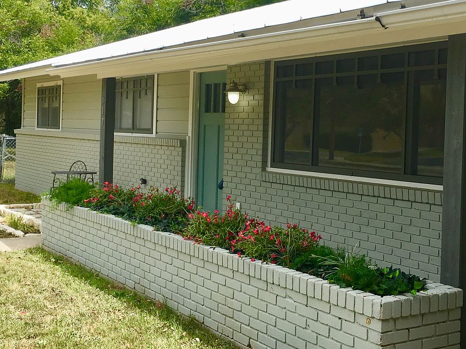 1st image of 617 E Krezdorn St