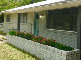 617 E Krezdorn St, Seguin, TX 78155