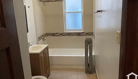 5th image of 6839 S East End Ave #1