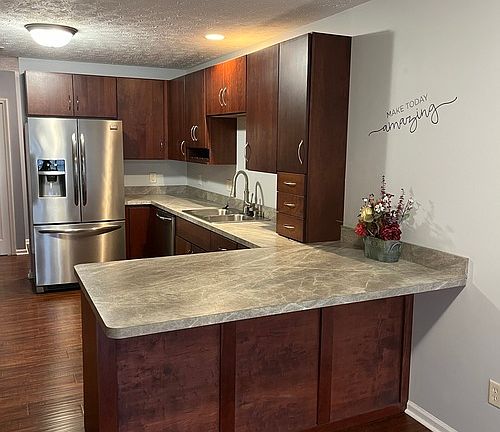 2nd image of 301 Rose Hill Ln