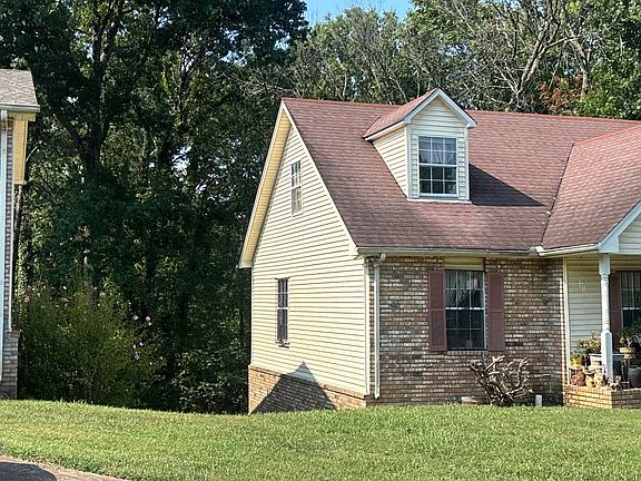 3rd image of 752 Flint Ridge Dr