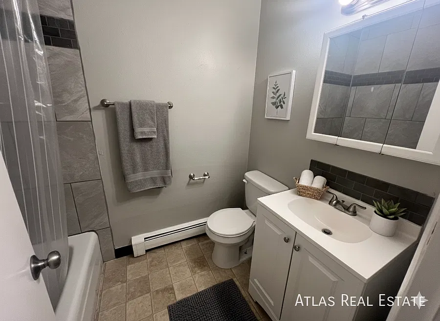 312 W Alabama Avenue — Photo 4