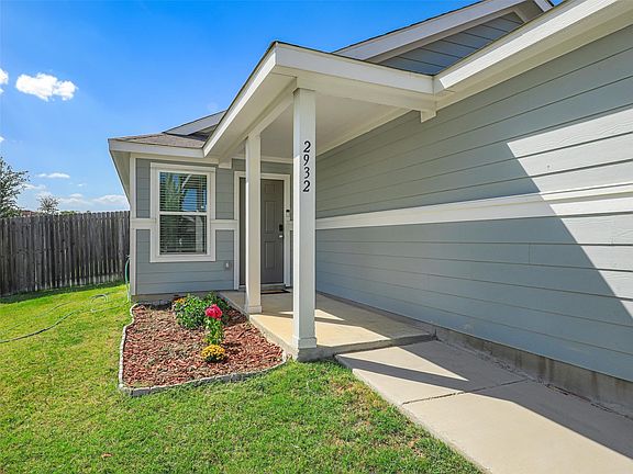 3rd image of 2932 Dora Dr