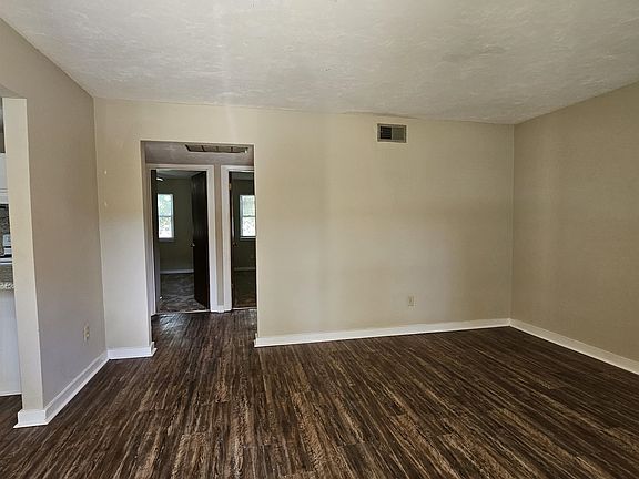 2nd image of 537 Hart St #1