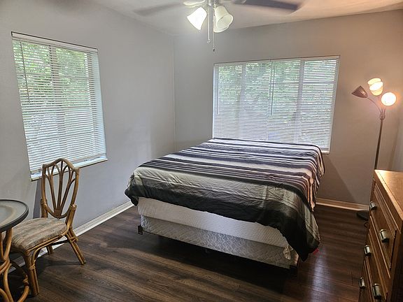 4th image of 817 S Evergreen Ave