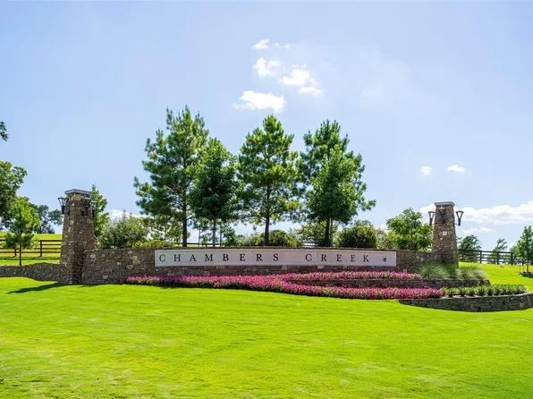 9863 Northfield Falls Cir, Willis, TX 77318