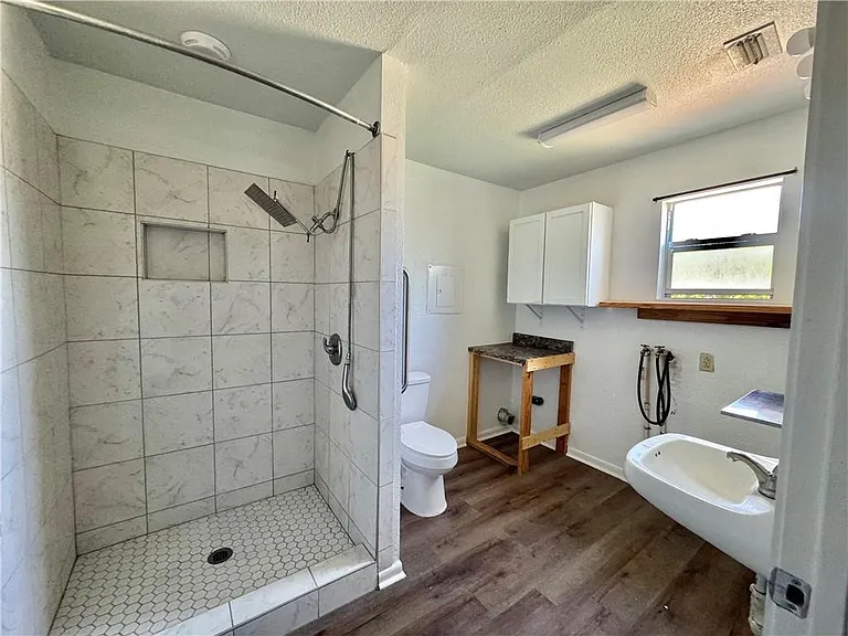 710 E C Ave — Photo 6