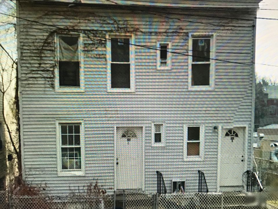 1st image of 285 York Ave