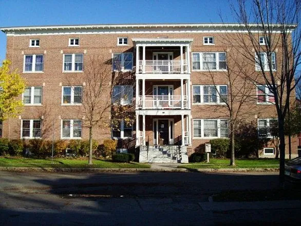 10 Hungerford Ter #1B