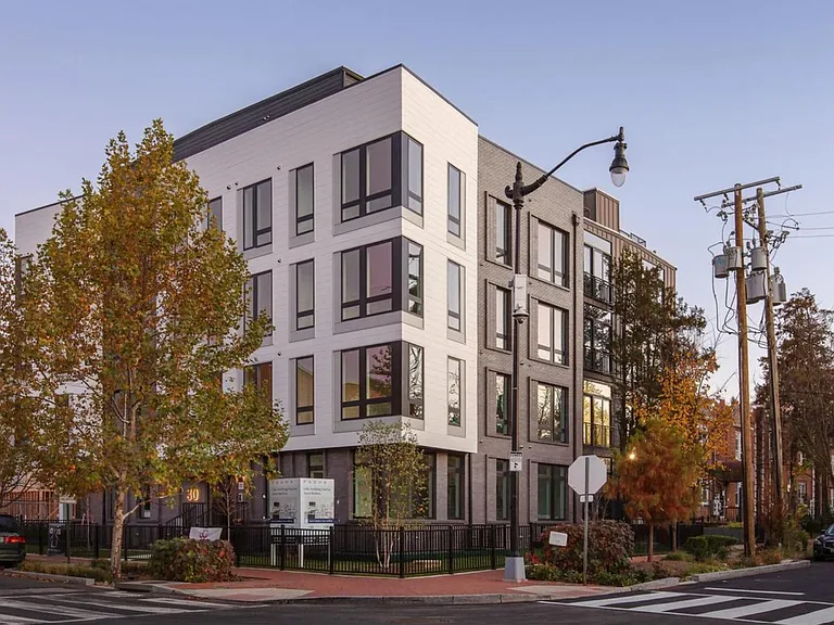 30 Kennedy St NW #2 — Photo 1