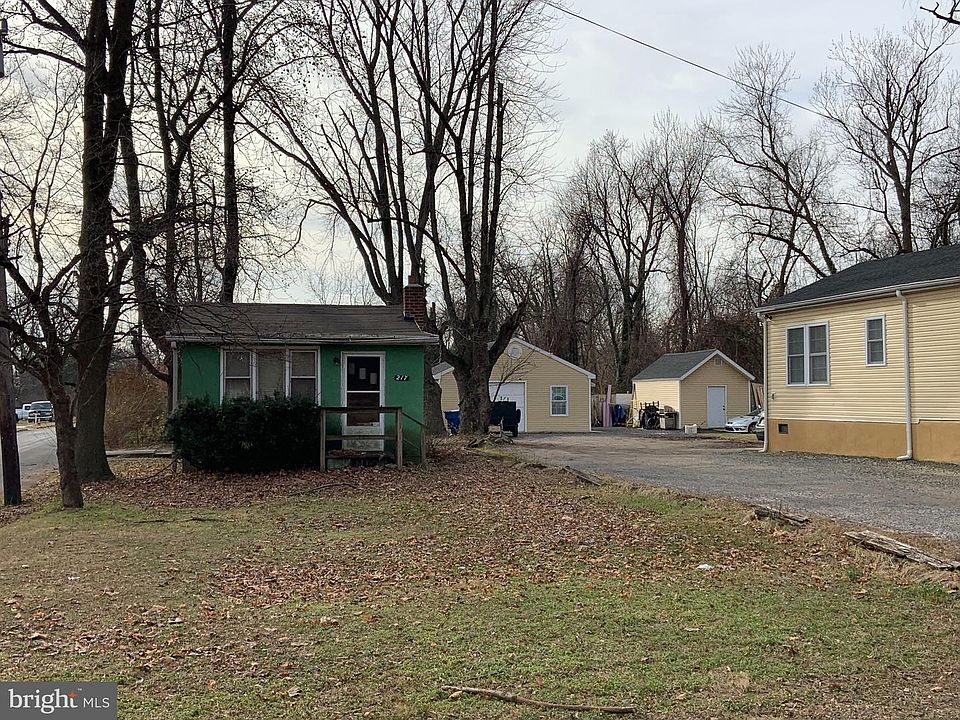 2nd image of 217 Chapel Ave W