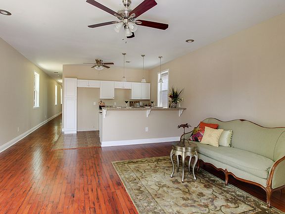 2nd image of 2633 Elder St
