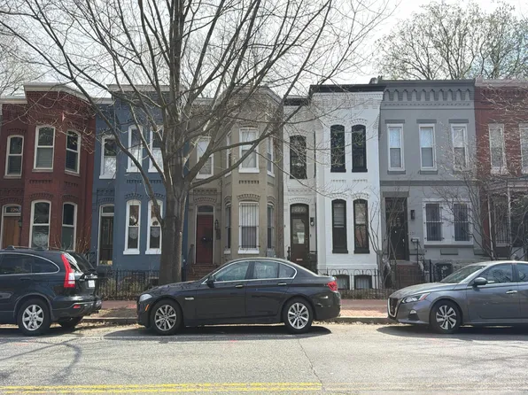 225 8th St NE, Washington, DC 20002