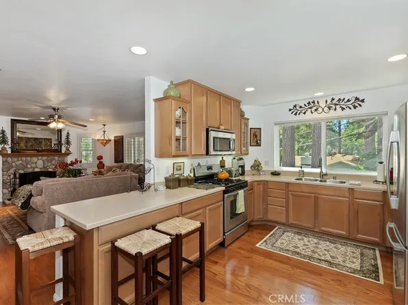 31816 Silver Spruce Dr, Running Springs, CA 92382