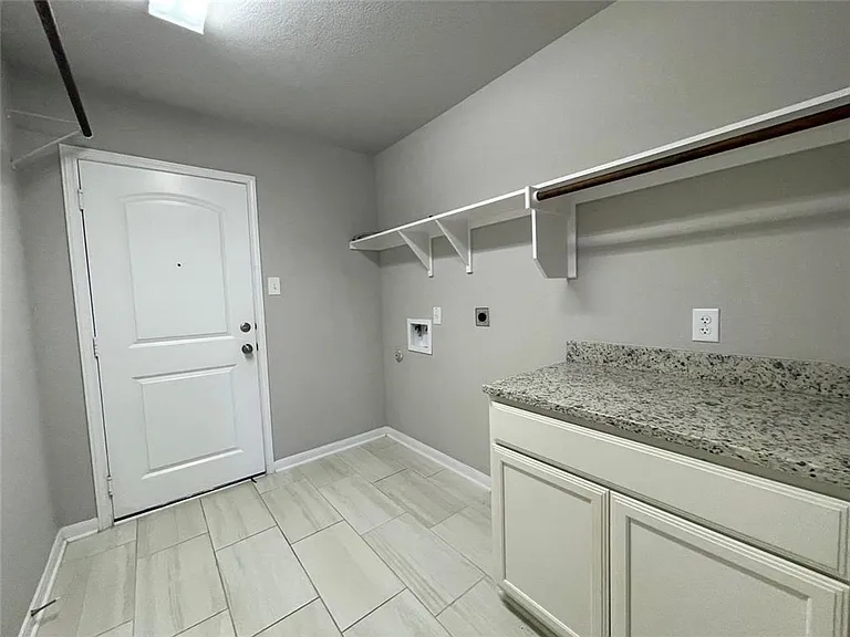 8113 Northgate Loop — Photo 28