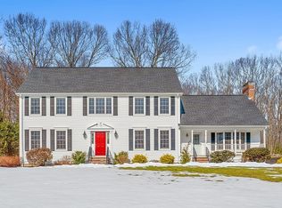 4 Roberge Dr, Tyngsboro, MA 01879