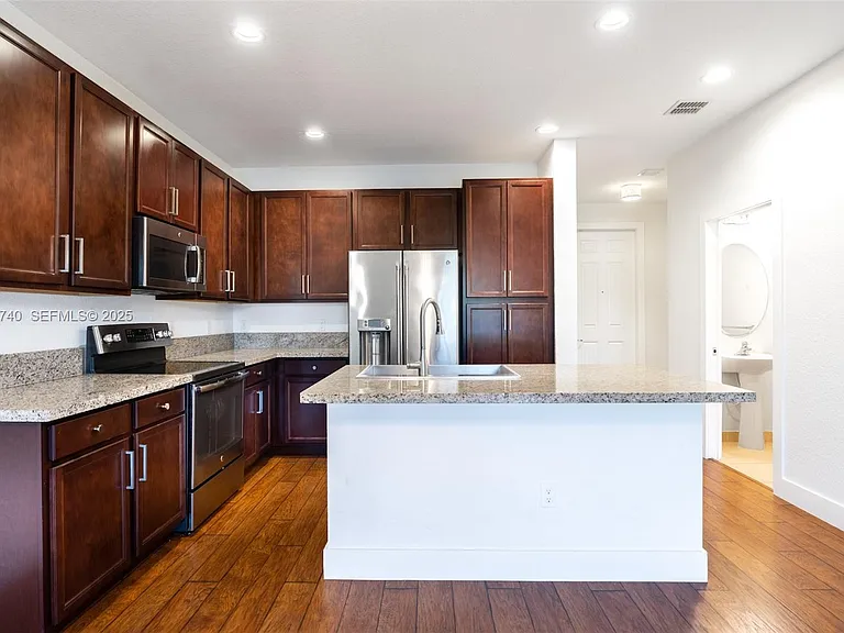 4652 Horseshoe Cir — Photo 13