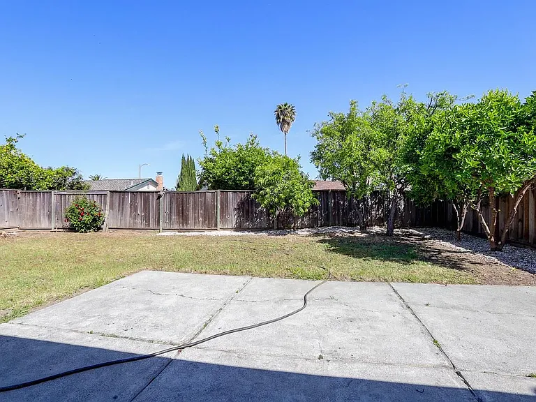 2015 Autumntree Ct — Photo 14