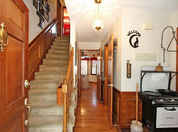 3rd image of 515 King Charles Cir