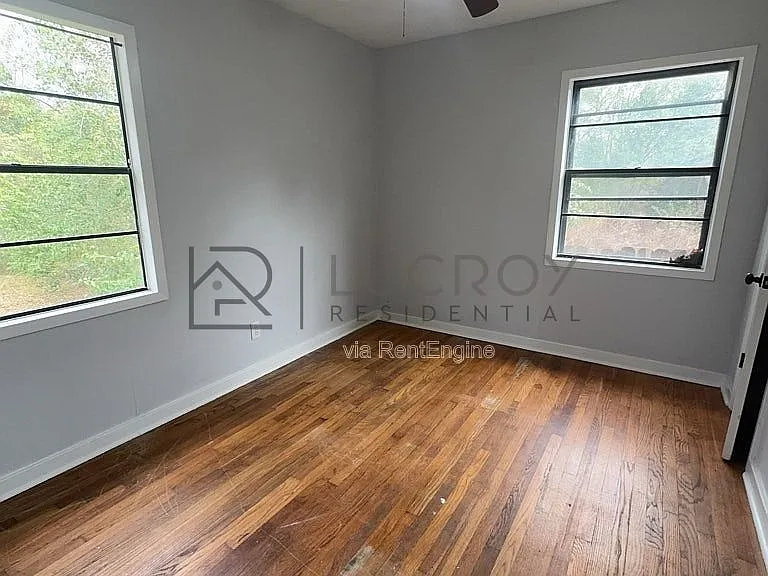 320 Lawrence Rd — Photo 10