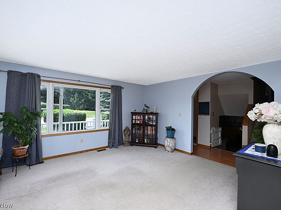 3rd image of 4145 Ridge Rd