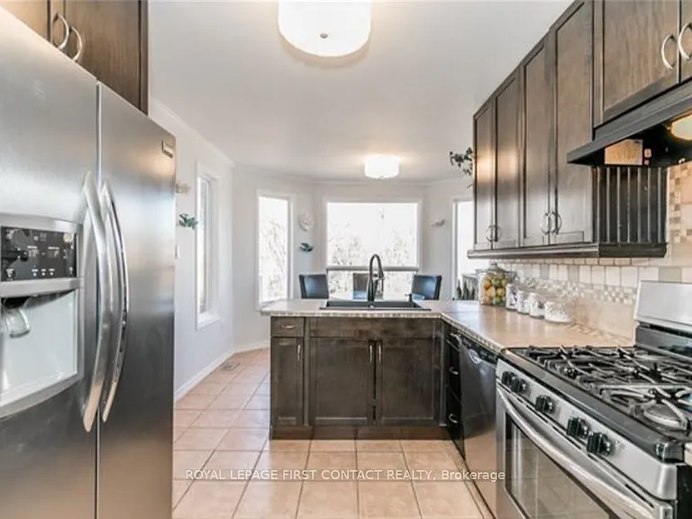 61 Herrell Ave — Photo 8