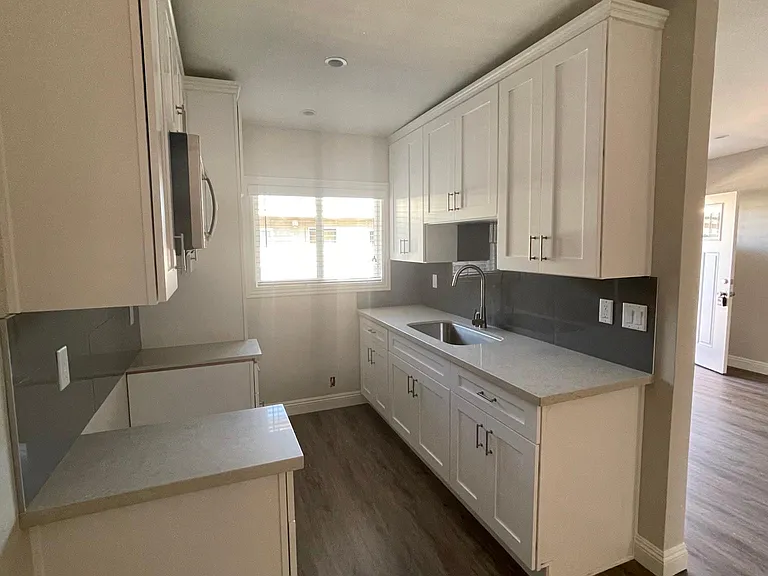1027 S Atlantic Blvd #17 — Photo 8
