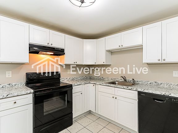 5th image of 16 Donaldson Dr