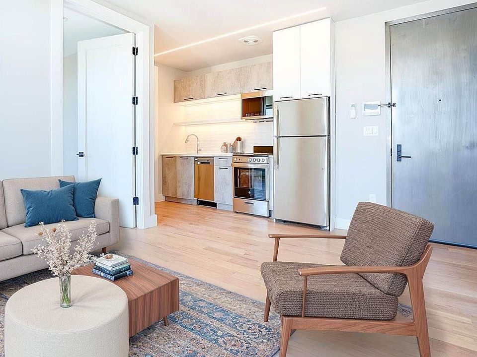1st image of 19 Jefferson Ave #3