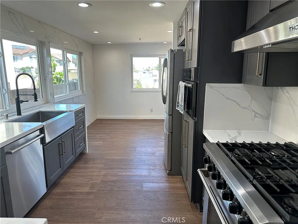 5 bed, 2750 sqft, $6,200 — Photo 4