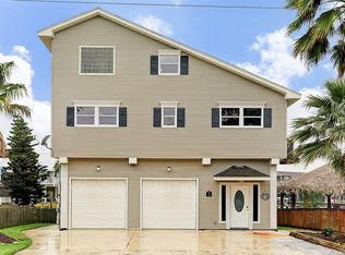 403 Tahiti Rd, Tiki Island, TX 77554