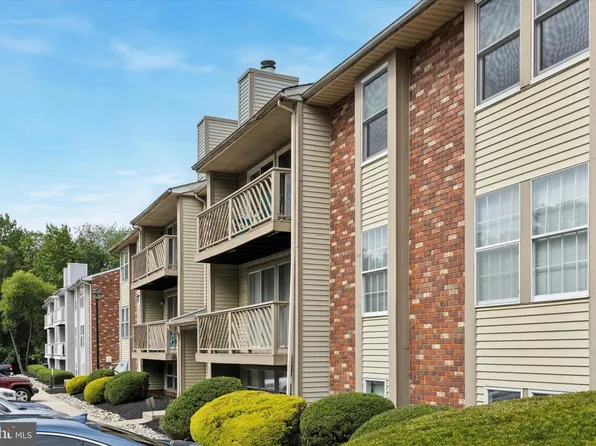 27 Teaberry Ct, Marlton, NJ 08053