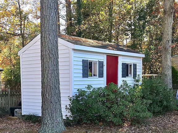 4th image of 10123 Heritage Ln