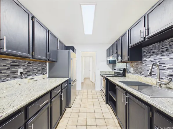 2069 California Ave APT 13F, Wahiawa, HI 96786