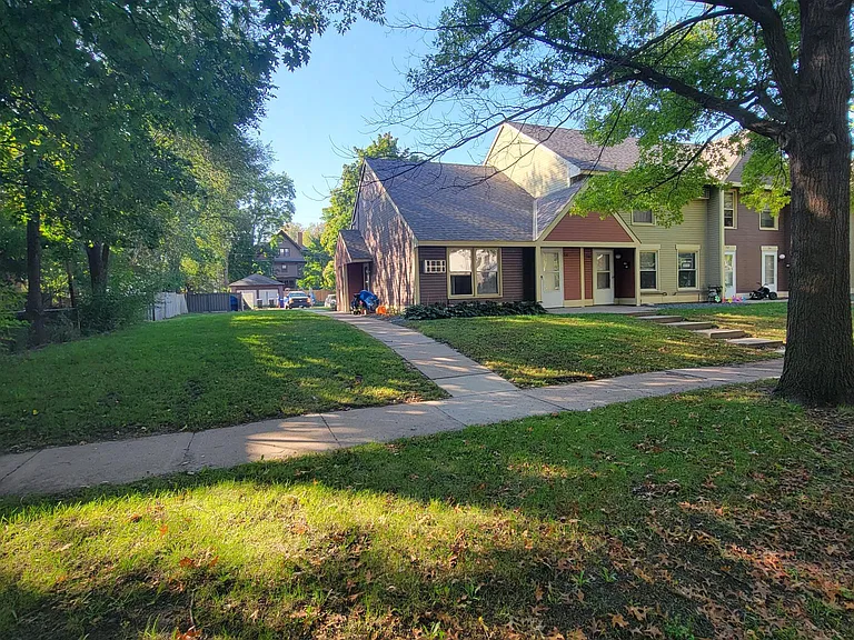 708 Marshall Ave — Photo 5